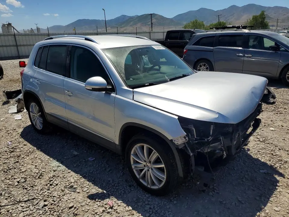2012 VOLKSWAGEN TIGUAN S  