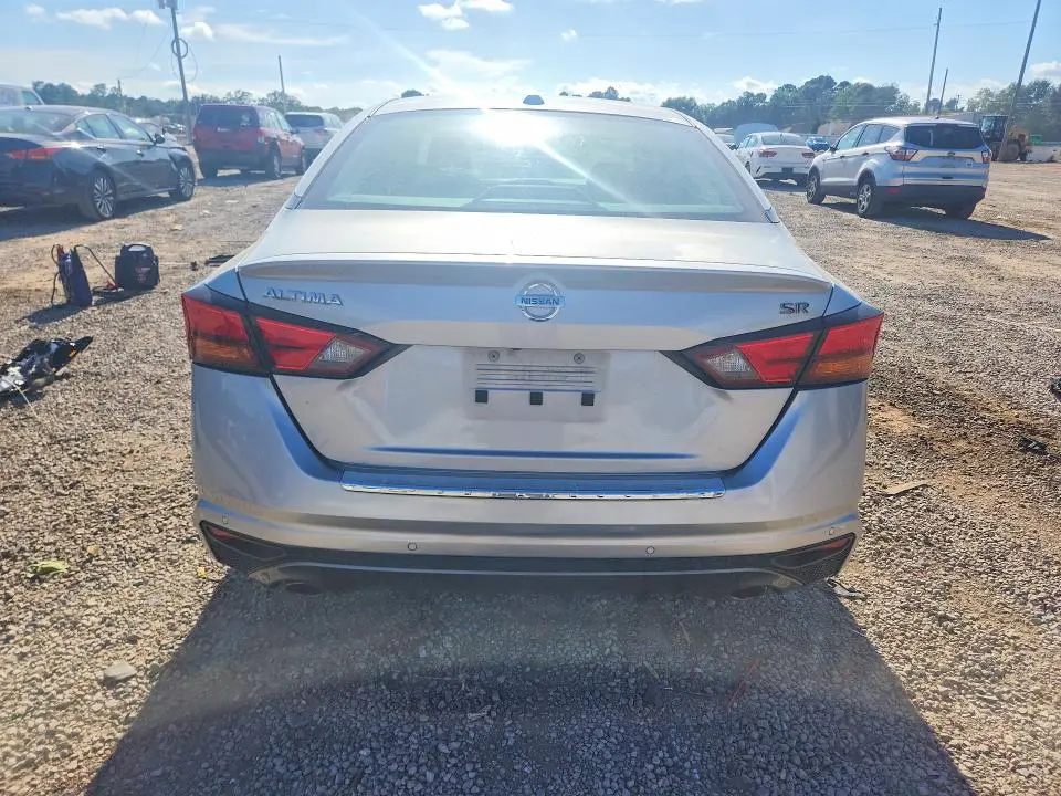 2022 NISSAN ALTIMA SR  