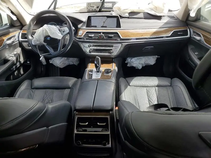 2018 BMW 750 I  