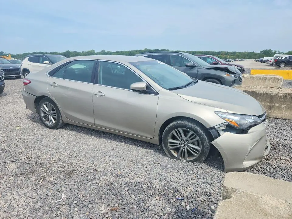 2015 TOYOTA CAMRY SE  