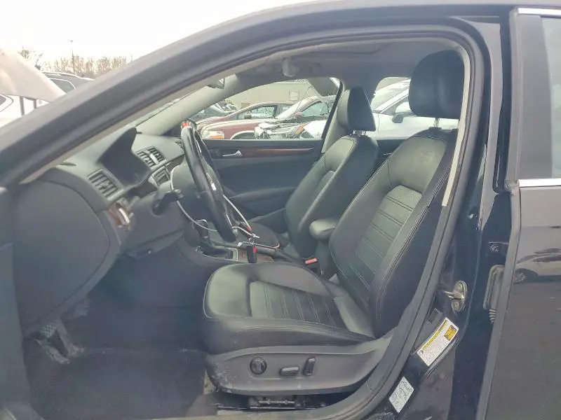 2012 VOLKSWAGEN PASSAT SEL  