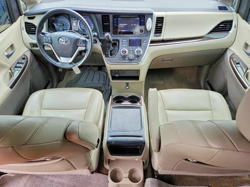 2017 TOYOTA SIENNA XLE 8-PASSENGER  