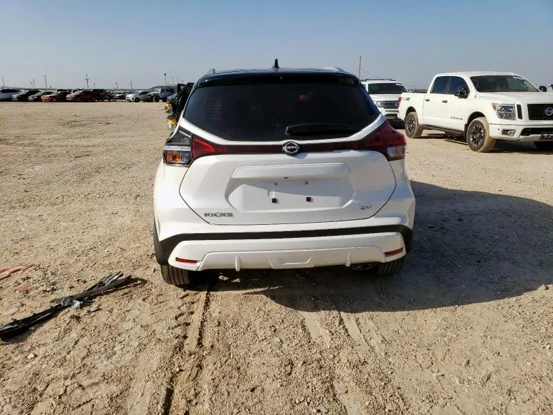 2024 NISSAN KICKS SV  