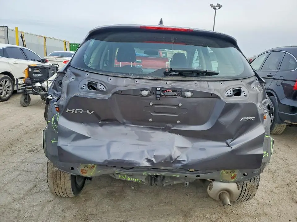 2021 HONDA HR-V LX  