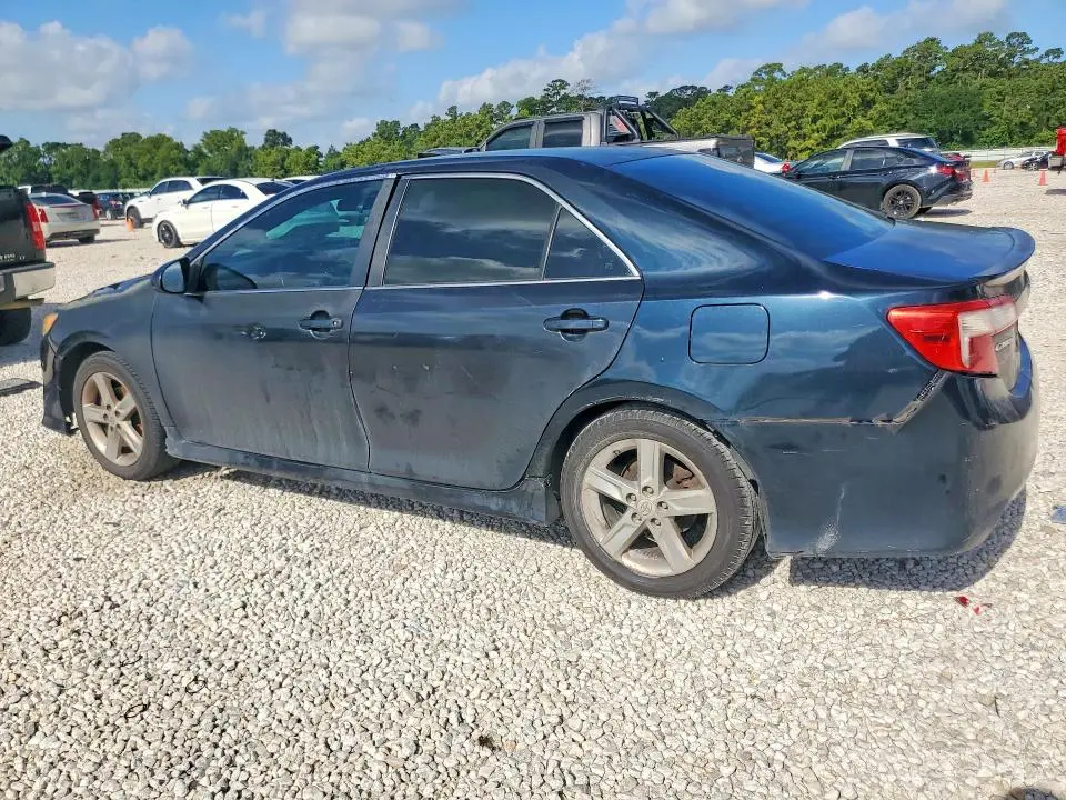 2014 TOYOTA CAMRY SE  