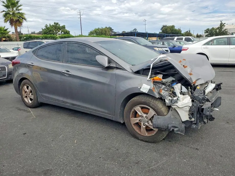 2014 HYUNDAI ELANTRA SE  