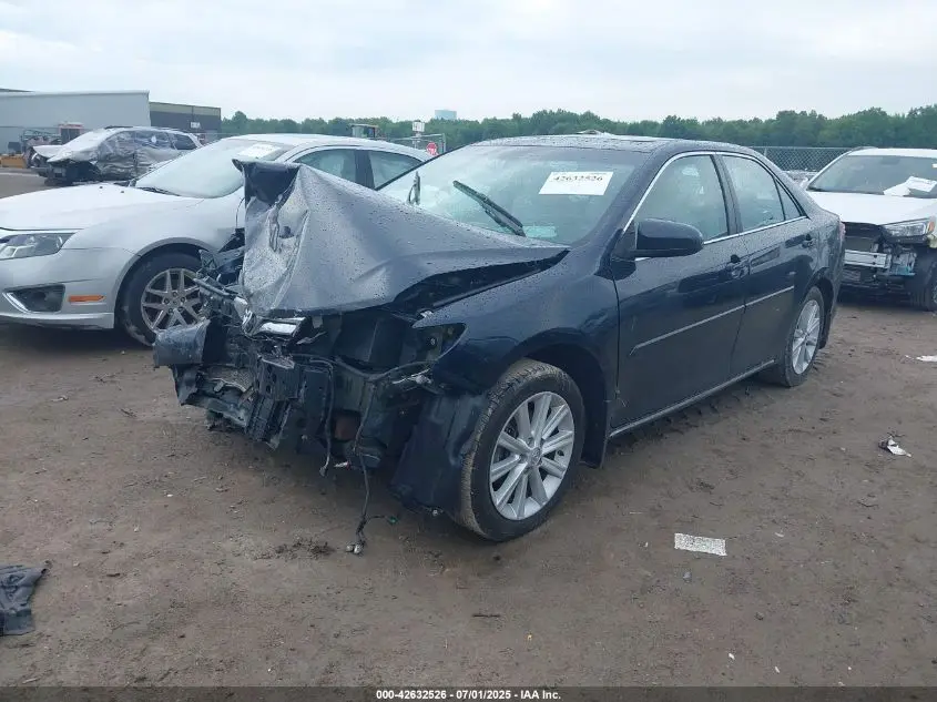 2014 TOYOTA CAMRY XLE