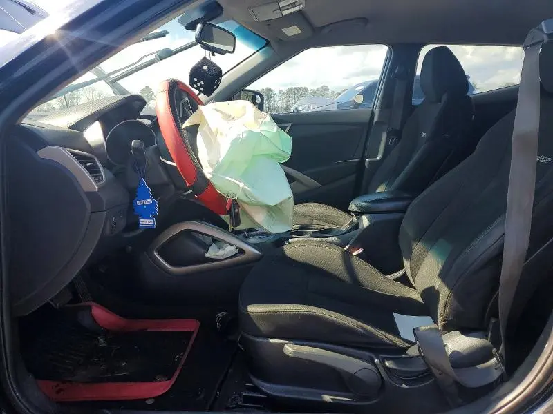 2013 HYUNDAI VELOSTER BASE  