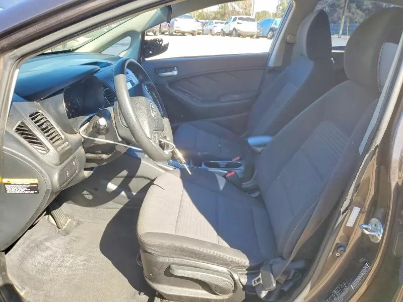 2017 KIA FORTE LX  
