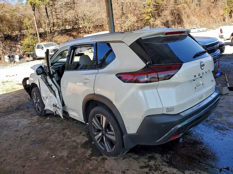 2023 NISSAN ROGUE SL  