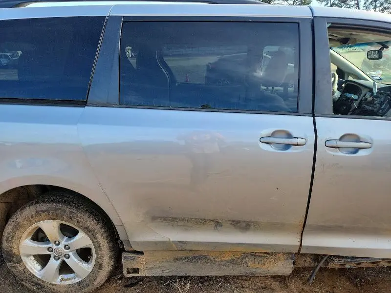 2014 TOYOTA SIENNA LE MOBILITY 7-PASSENGER  