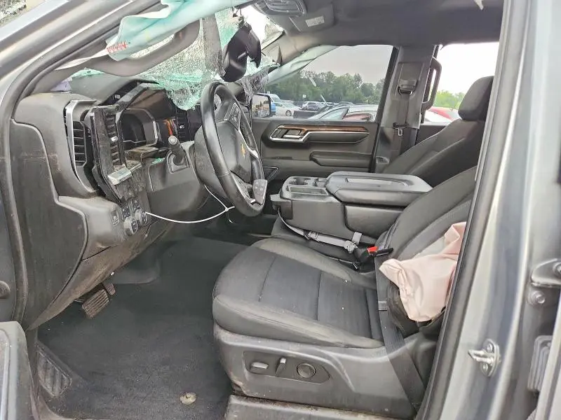 2024 CHEVROLET SILVERADO K1500 LT  