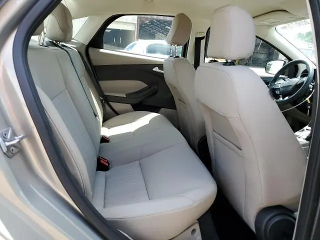 2016 FORD FOCUS SE  