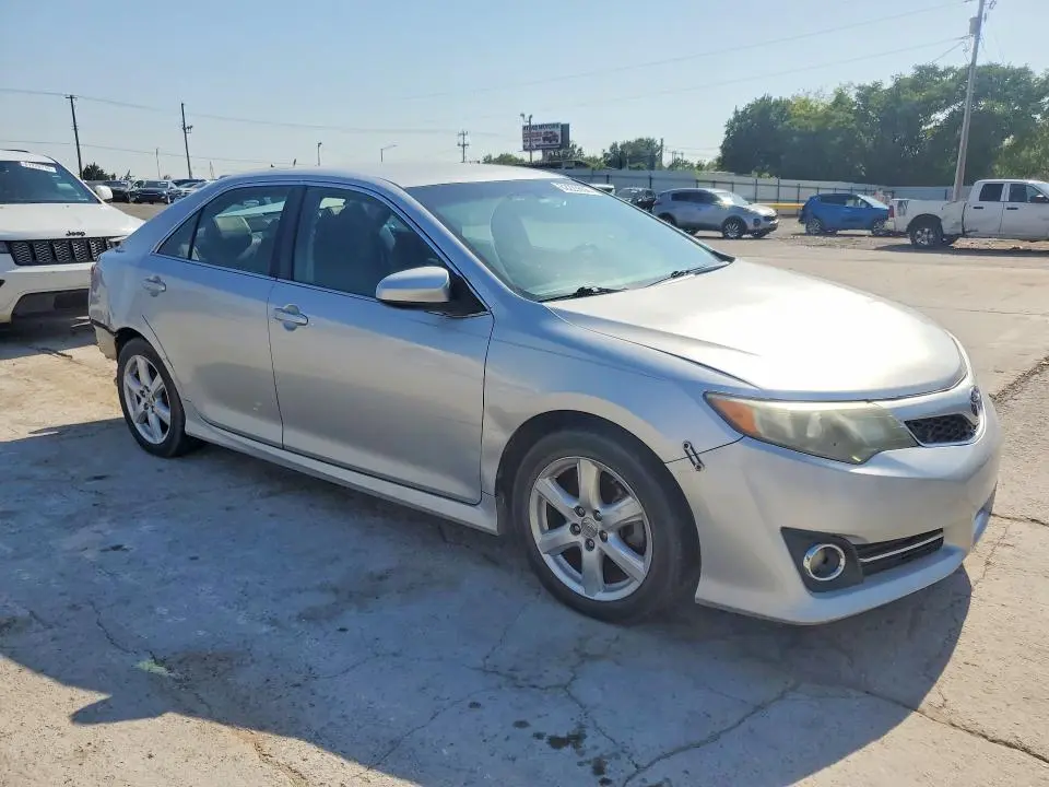 2012 TOYOTA CAMRY SE  