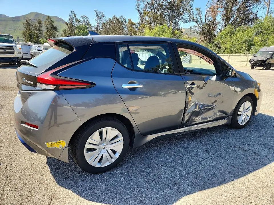 2022 NISSAN LEAF S  