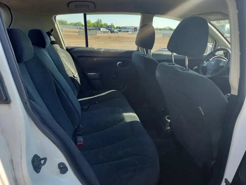 2010 NISSAN VERSA 1.8 S  