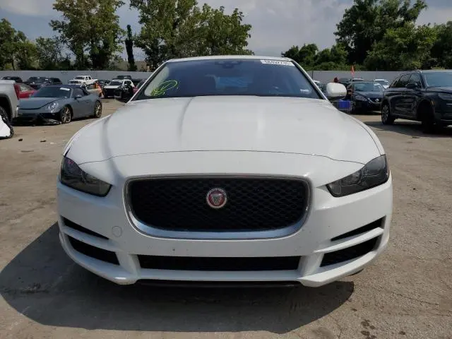 2017 JAGUAR XE PRESTIGE  