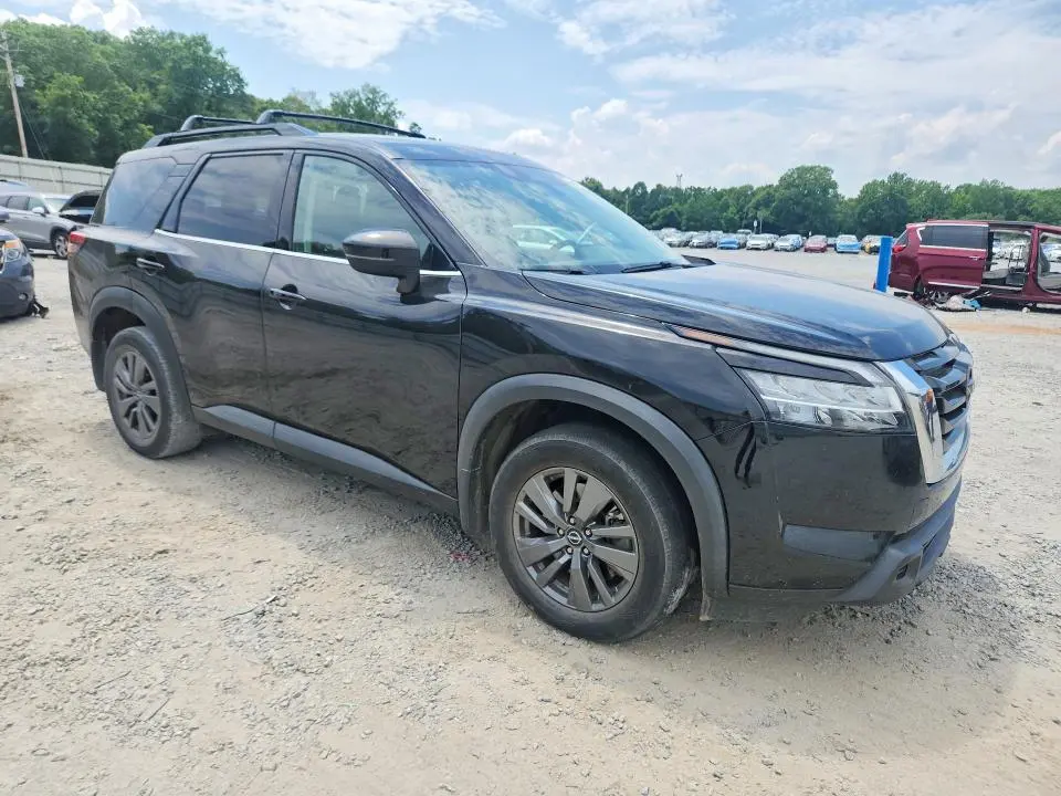 2022 NISSAN PATHFINDER SV  