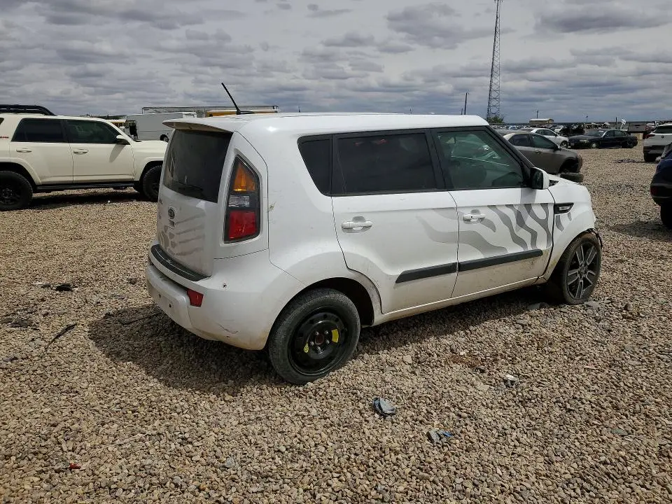 2011 KIA SOUL +  