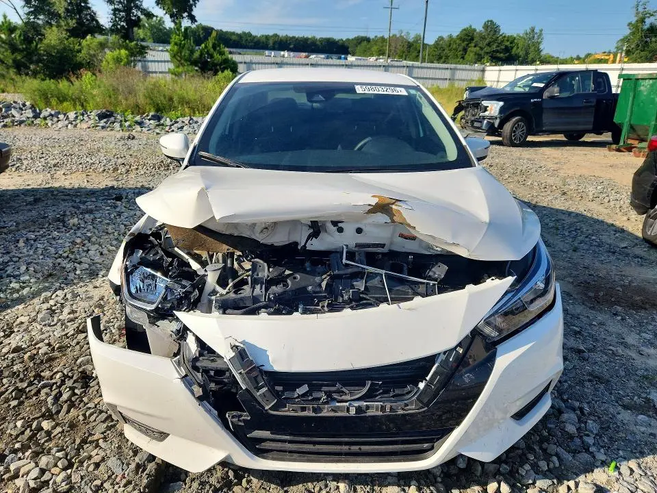 2021 NISSAN VERSA SV  