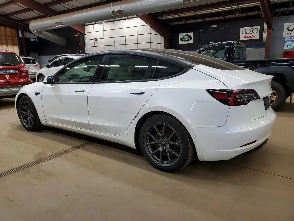 2021 TESLA MODEL 3   