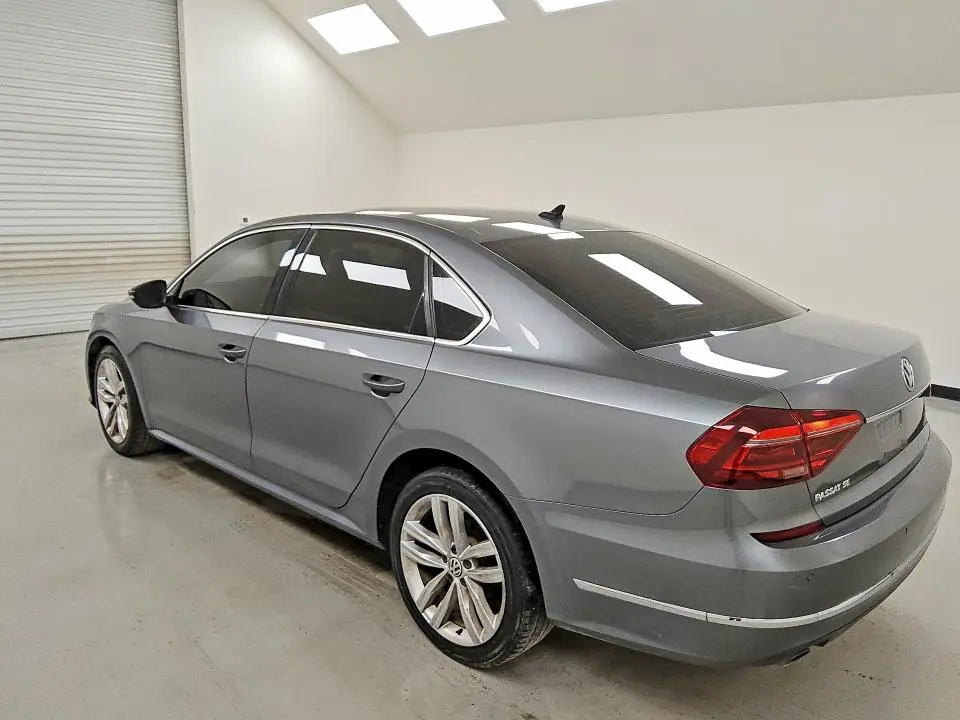 2018 VOLKSWAGEN PASSAT SE  
