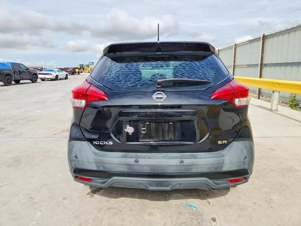 2020 NISSAN KICKS SR  