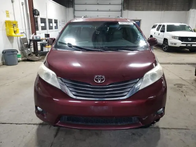 2013 TOYOTA SIENNA XLE  
