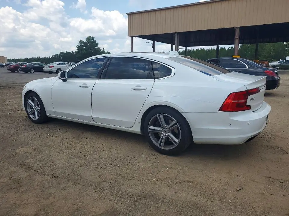 2018 VOLVO S90 T5 MOMENTUM  