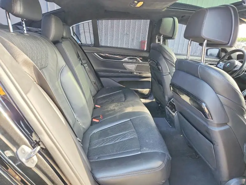 2020 BMW 750 XI  