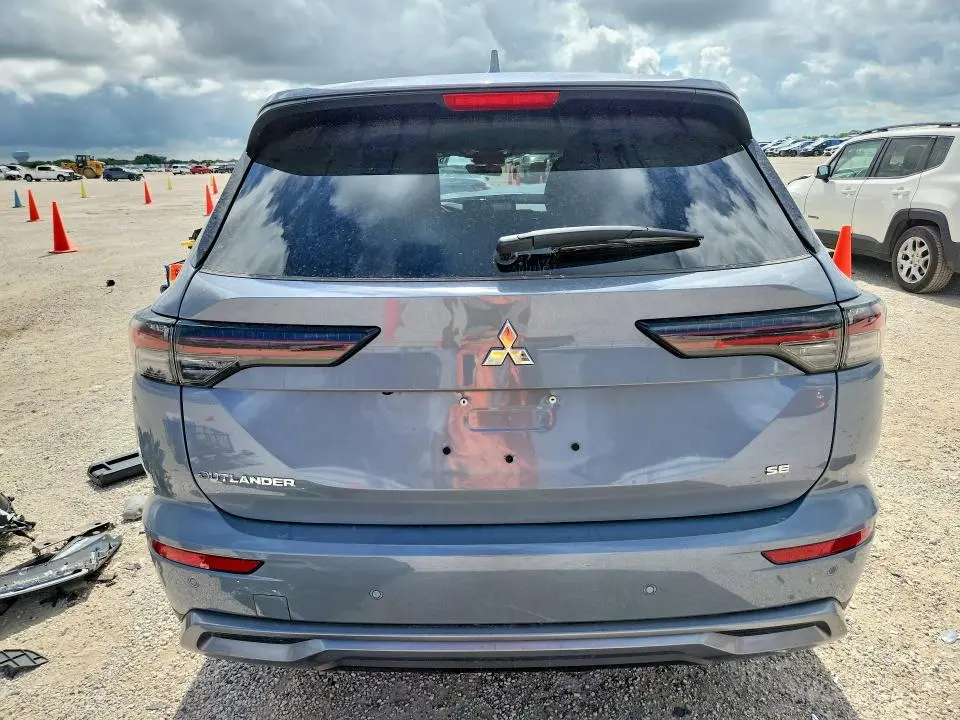 2026 MITSUBISHI OUTLANDER SE  