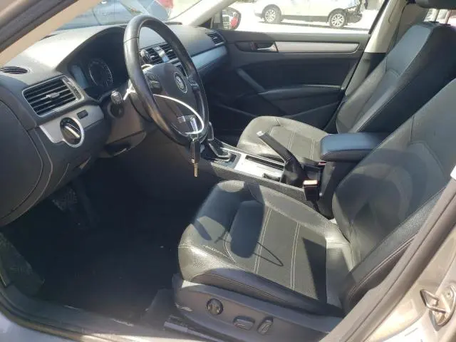 2012 VOLKSWAGEN PASSAT SE  