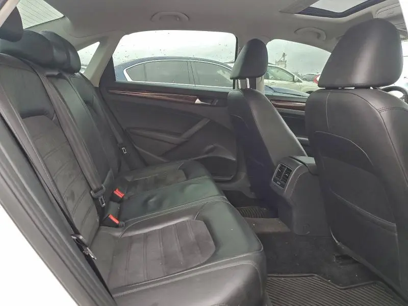 2013 VOLKSWAGEN PASSAT SEL  