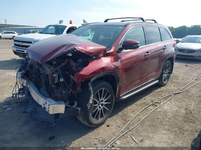 2018 TOYOTA HIGHLANDER SE