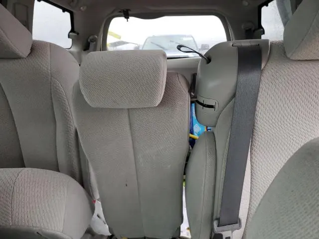 2012 TOYOTA SIENNA LE  