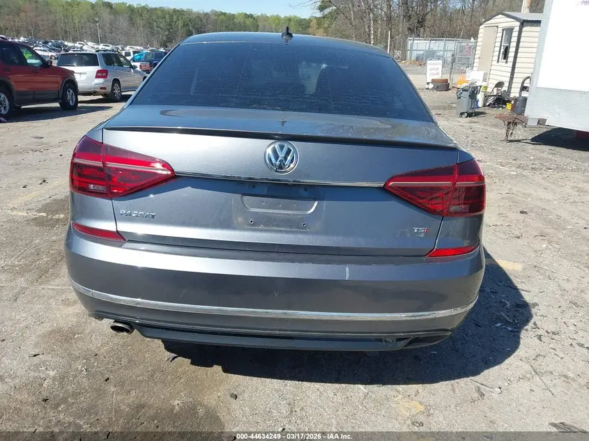 2017 VOLKSWAGEN PASSAT 1.8T R-LINE