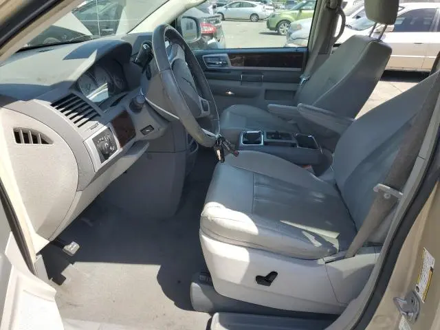 2010 CHRYSLER TOWN & COUNTRY TOURING  
