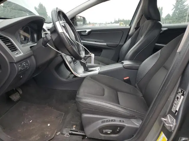2017 VOLVO XC60 T5  