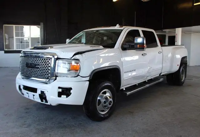2017 GMC SIERRA K3500 DENALI  