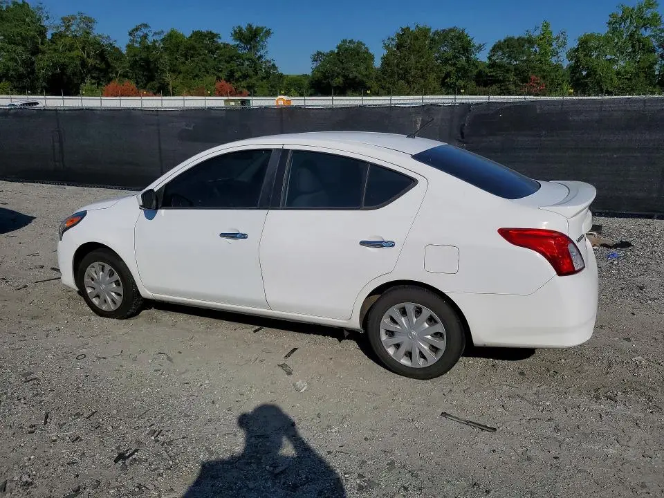 2019 NISSAN VERSA SV  