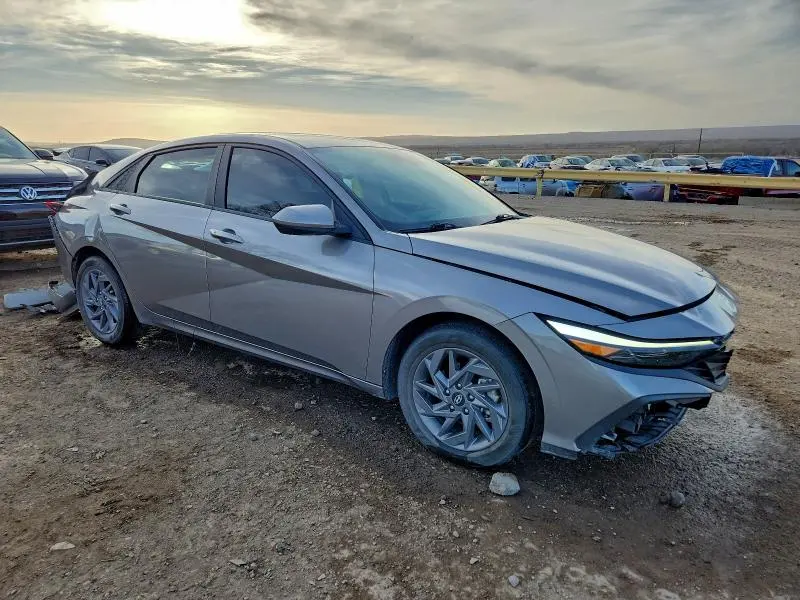 2024 HYUNDAI ELANTRA SEL  