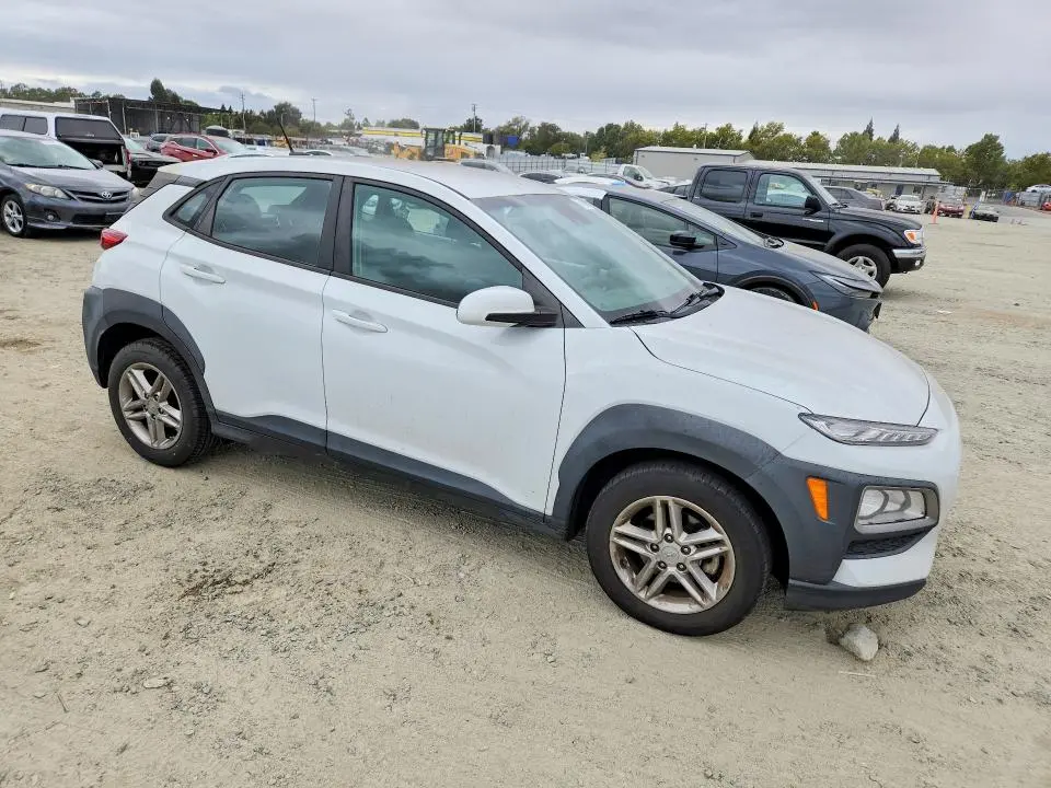 2021 HYUNDAI KONA SE  