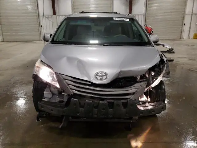 2012 TOYOTA SIENNA XLE  