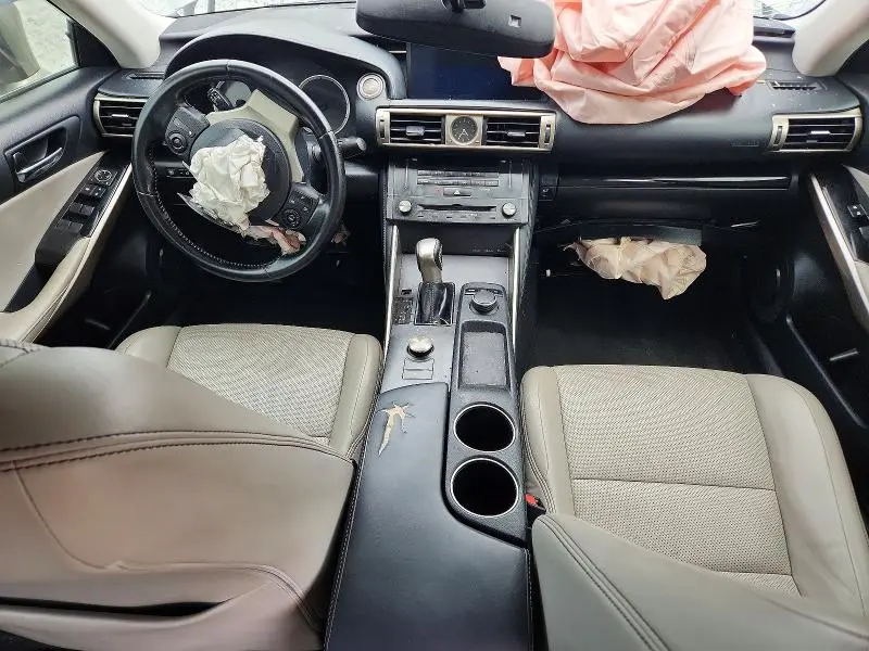 2016 LEXUS IS 200T  