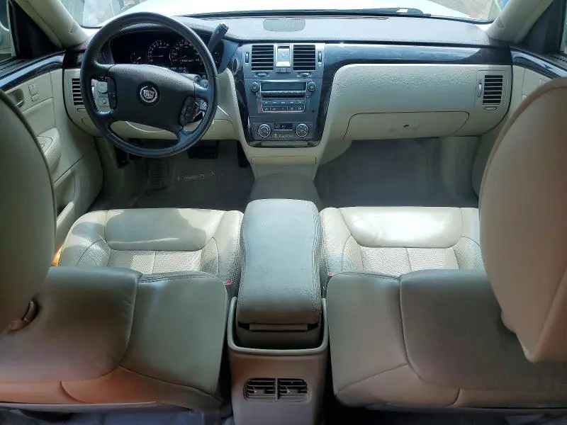 2011 CADILLAC DTS   