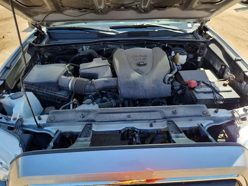 2020 TOYOTA TACOMA SR5 V6  