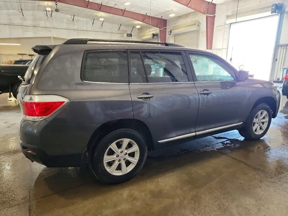 2011 TOYOTA HIGHLANDER BASE  