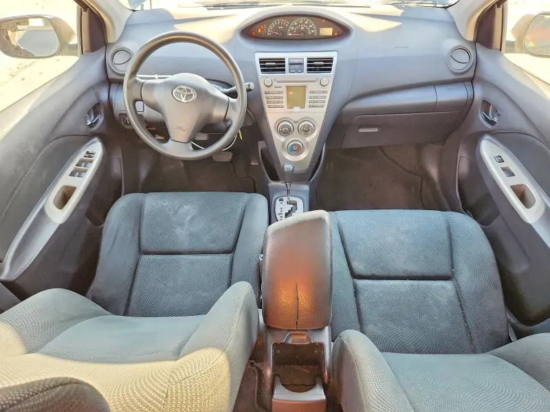 2010 TOYOTA YARIS BASE  