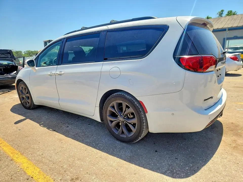2019 CHRYSLER PACIFICA LIMITED  