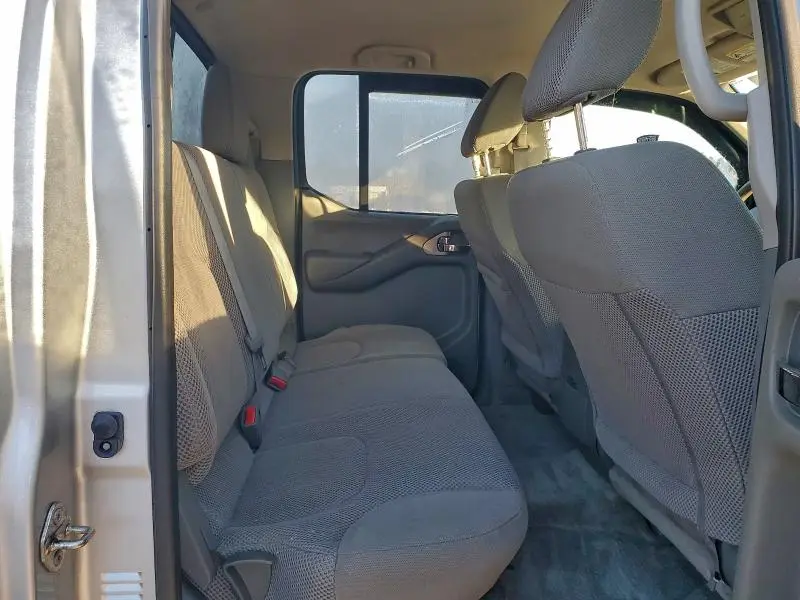 2017 NISSAN FRONTIER S  